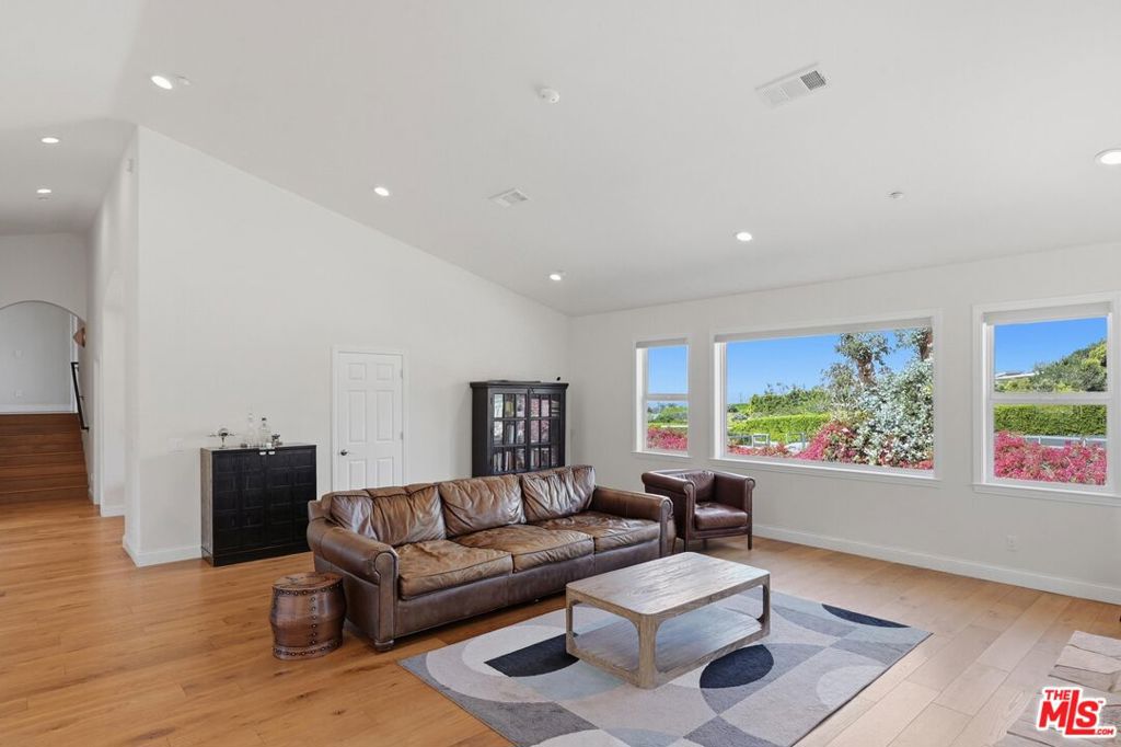 30429 Morning View Drive Property Photo 6