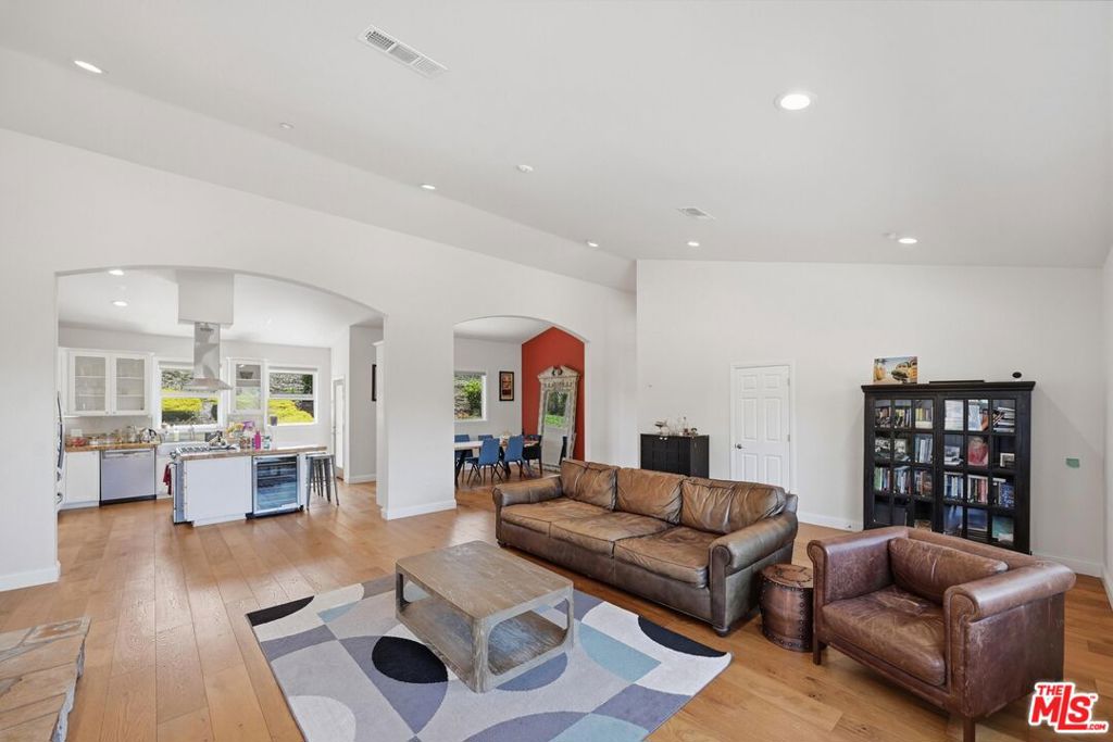 30429 Morning View Drive Property Photo 9