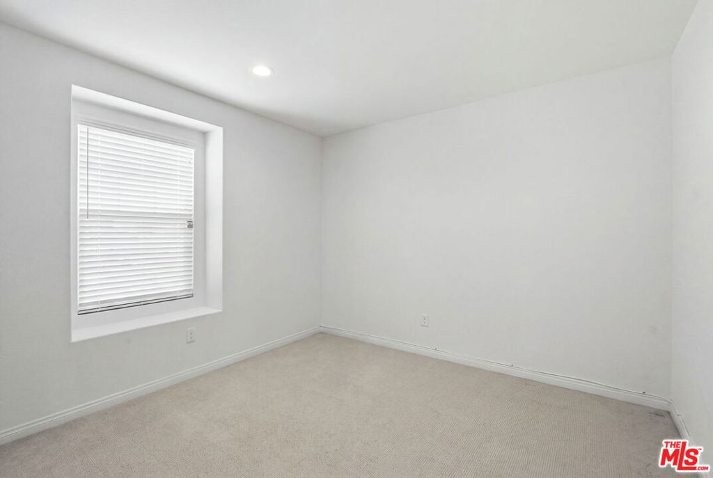 20237 Breeze Blooms Drive Property Photo 15