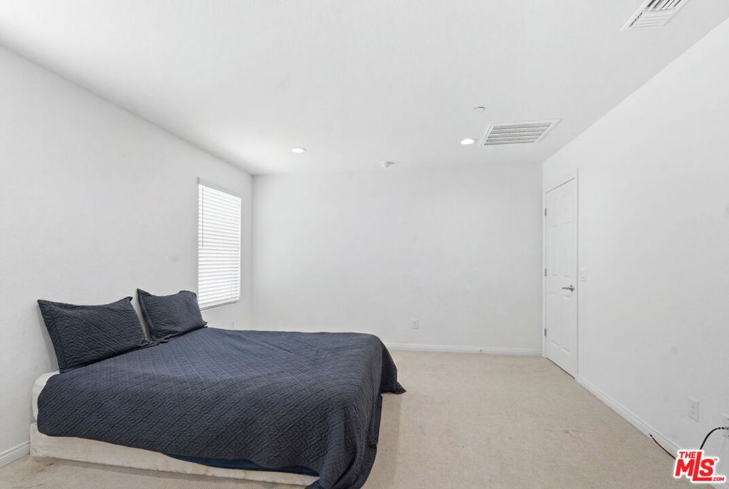 20237 Breeze Blooms Drive Property Photo 18