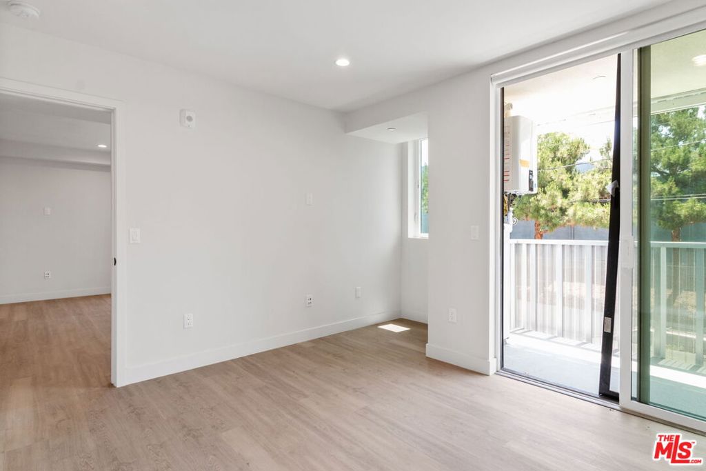 132 Rosemont Avenue 201 Property Photo 9
