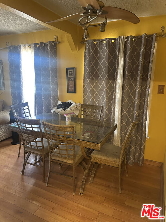 748 E Century Boulevard Property Photo 4