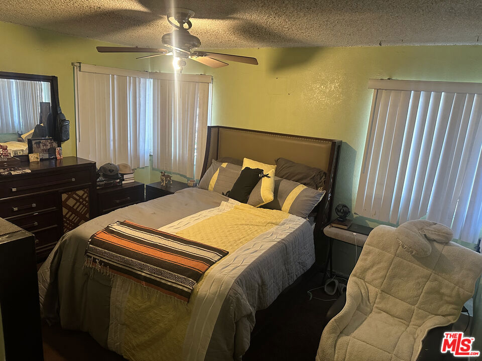 748 E Century Boulevard Property Photo 10