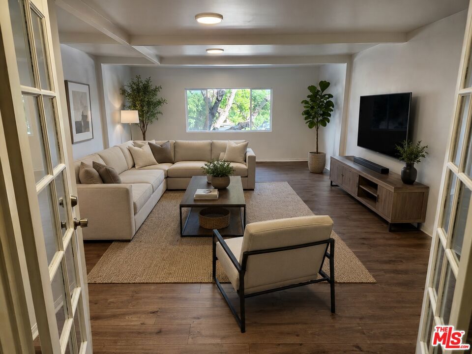 4531 Van Nuys Property Photo 1