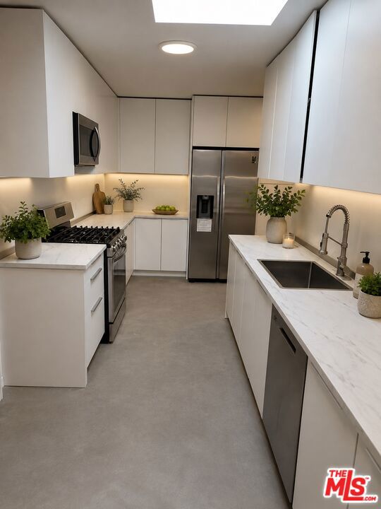 4531 Van Nuys Property Photo 3