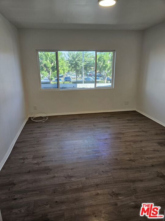 4531 Van Nuys Property Photo 9