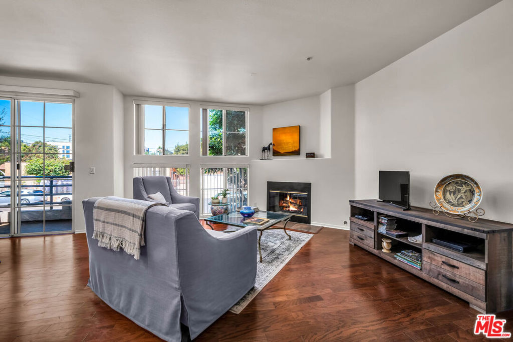 3613 Glendon Avenue 101