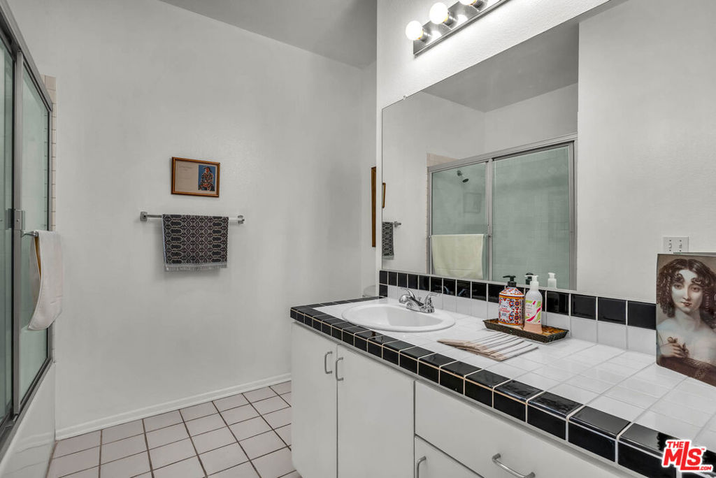 3613 Glendon Avenue 101 Property Photo 15