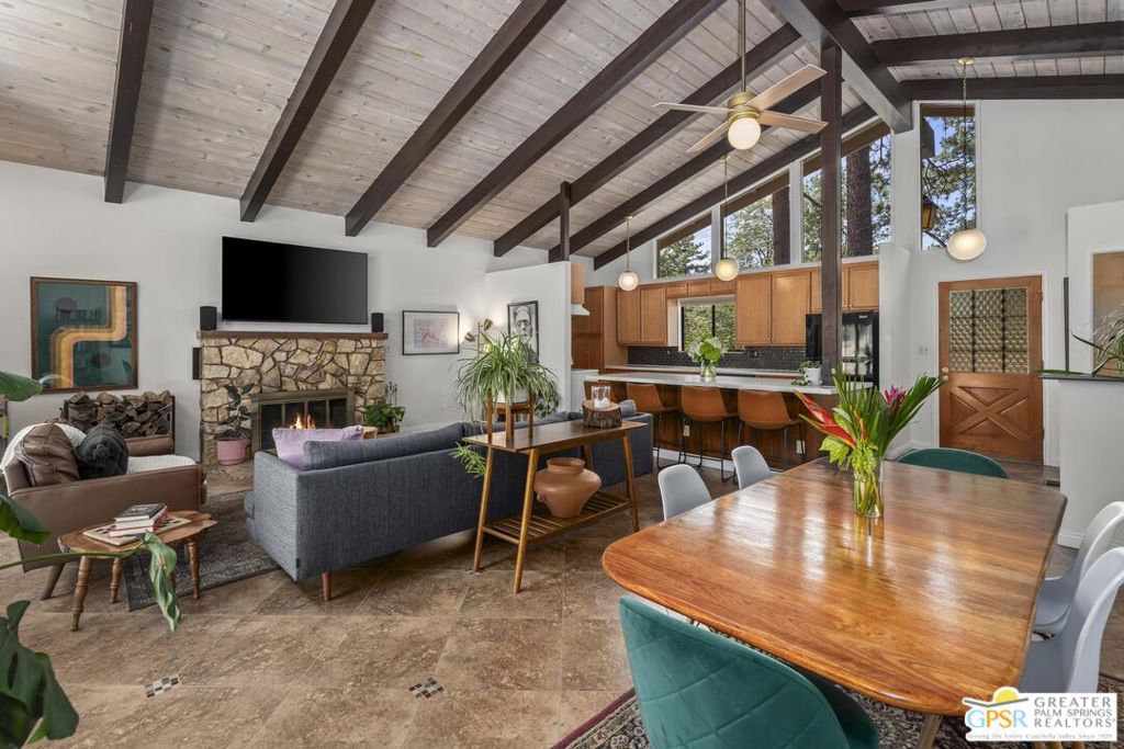 25226 Rim Rock Road Property Photo 4