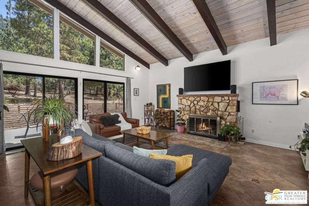 25226 Rim Rock Road Property Photo 6