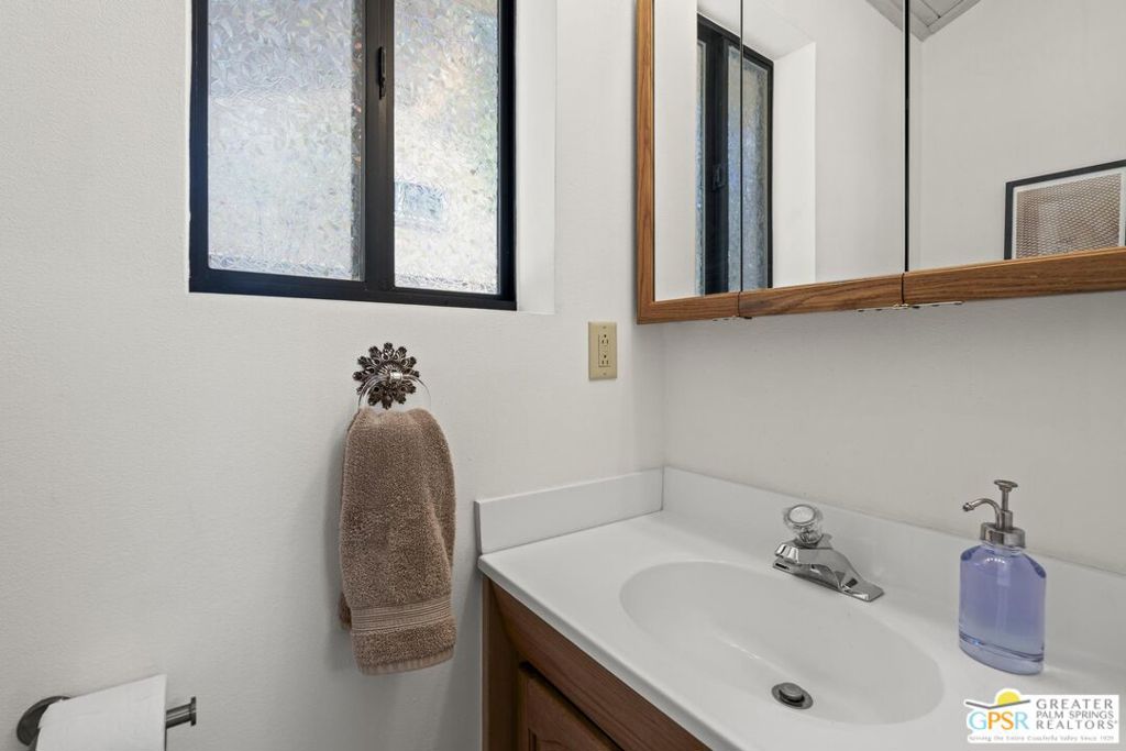 25226 Rim Rock Road Property Photo 18