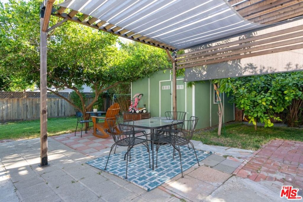 1232 E Harvard Street Property Photo 24