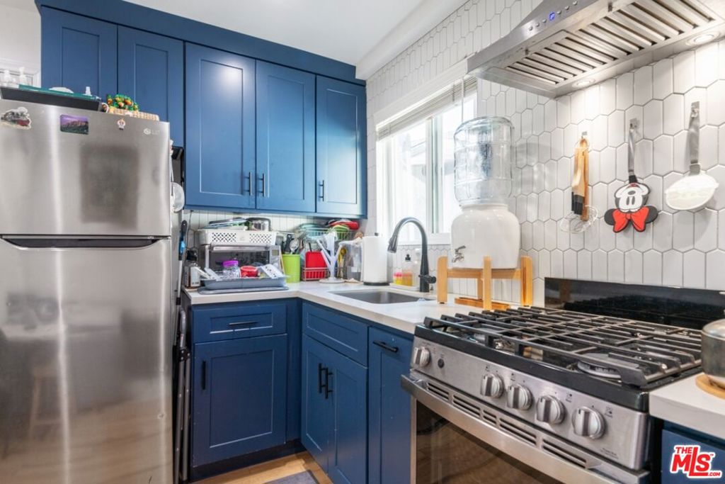 1232 E Harvard Street Property Photo 28