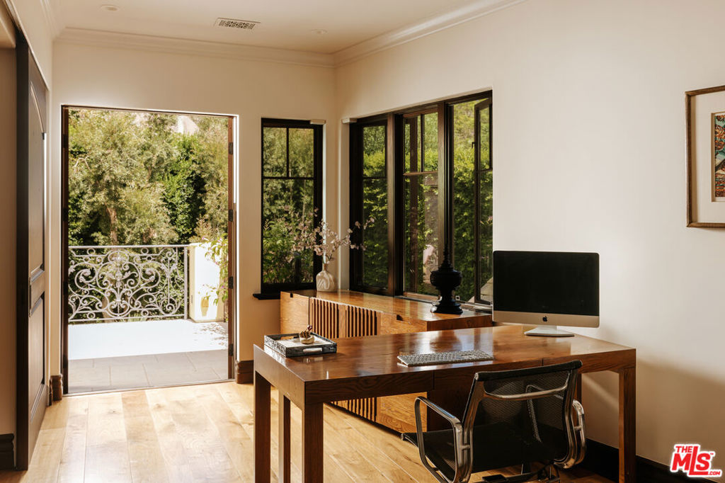 1900 Mandeville Canyon Road Property Photo 17