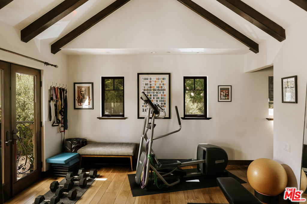1900 Mandeville Canyon Road Property Photo 23