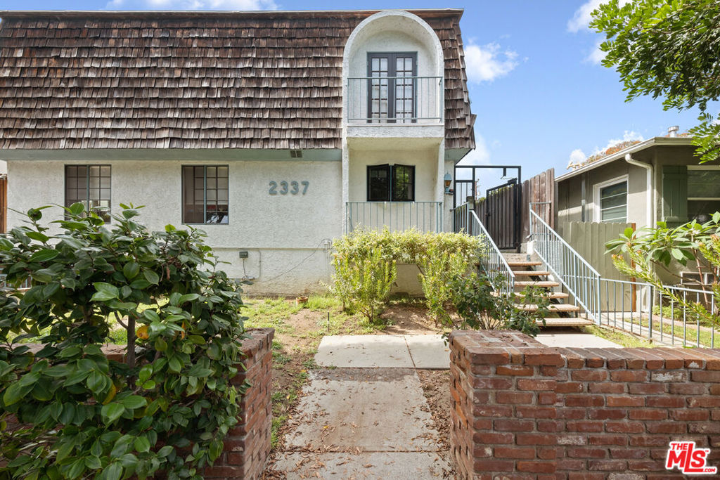 2337 Oak Street 2 Property Photo 4