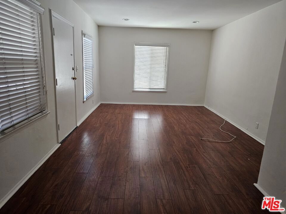 1824 S Wilton Place Property Photo 8