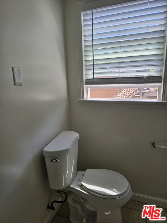 1824 S Wilton Place Property Photo 10