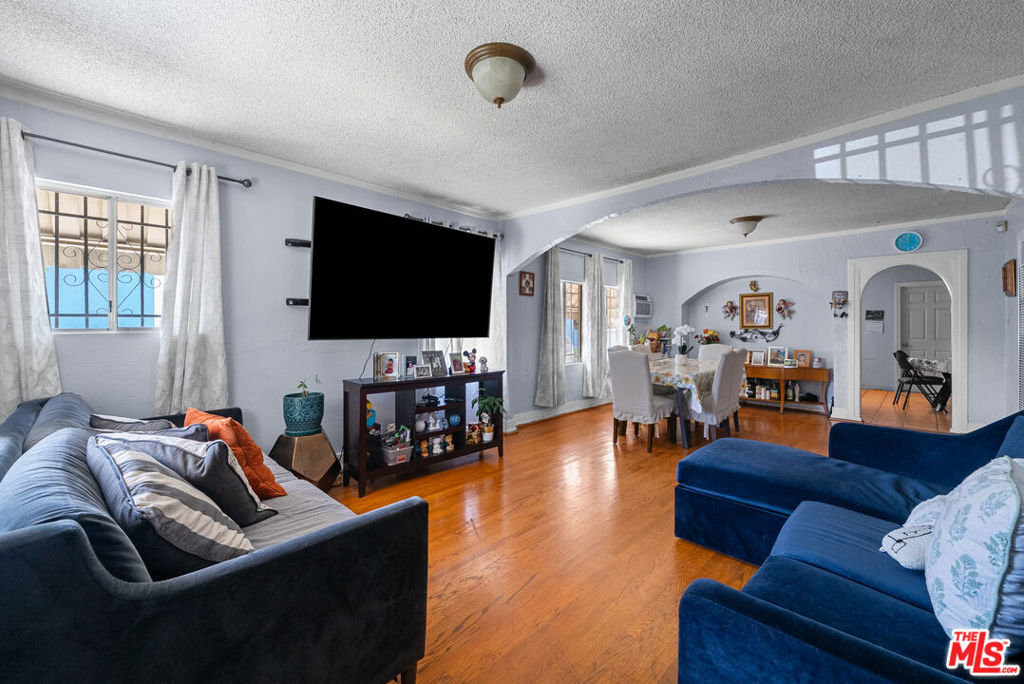 3793 Cimarron Street Property Photo 4