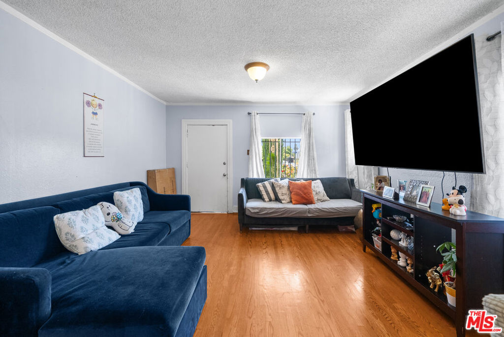 3793 Cimarron Street Property Photo 5