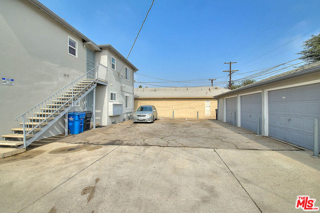 9328 Crenshaw Boulevard Property Photo 2