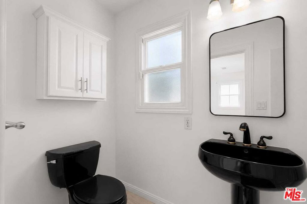 138 N Hamel Drive Property Photo 35
