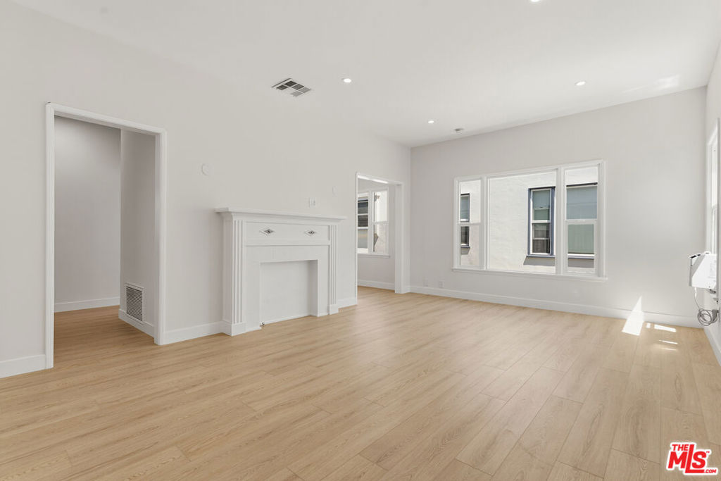 833 1/4 N Alfred Street Property Photo 1