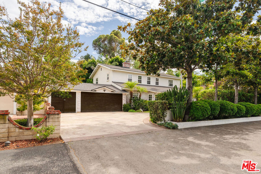 13230 Hesby Street Property Photo 3