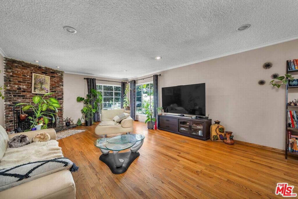 1766 Midvale Avenue Property Photo 6