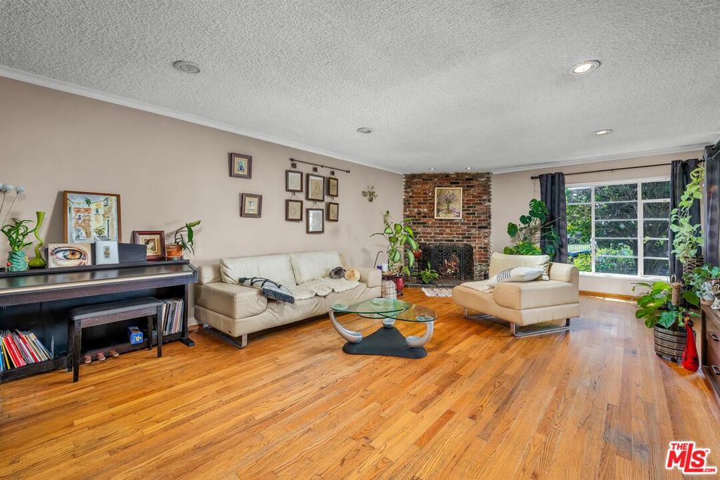 1766 Midvale Avenue Property Photo 7