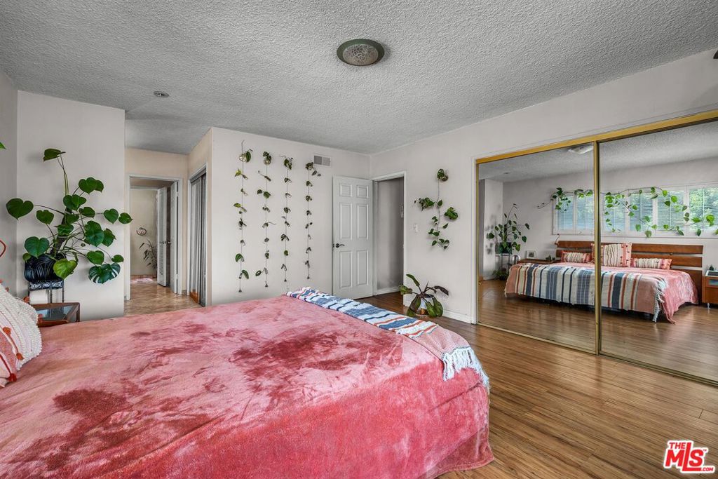 1766 Midvale Avenue Property Photo 13