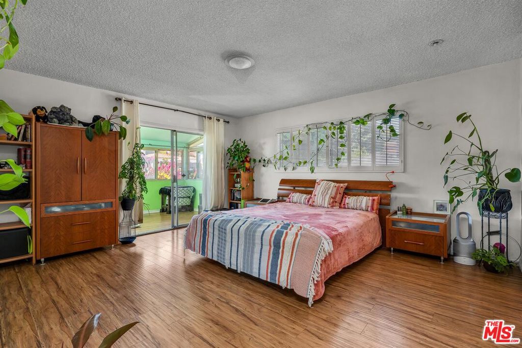 1766 Midvale Avenue Property Photo 19