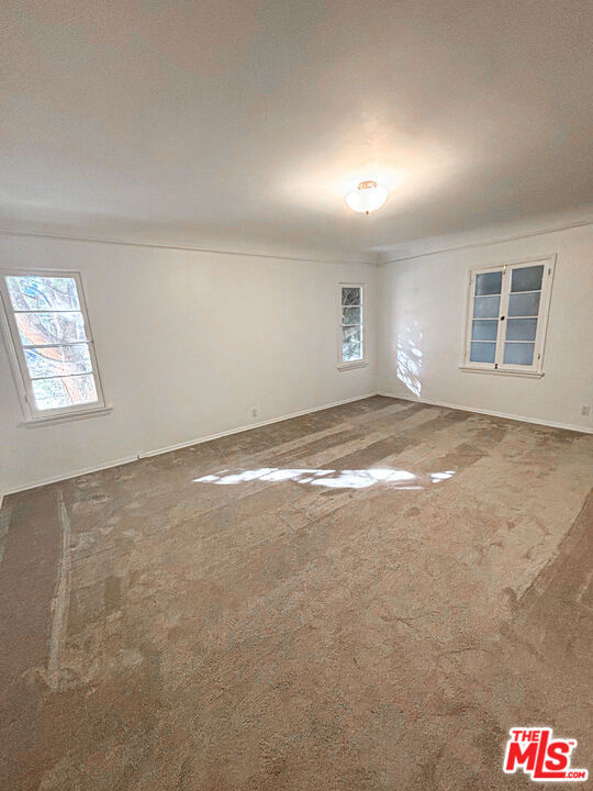 9961 Durant Drive 9963 Property Photo 8