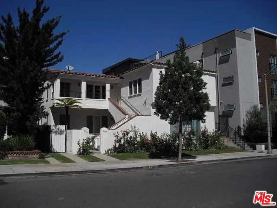 9961 Durant Drive 9963 Property Photo 13