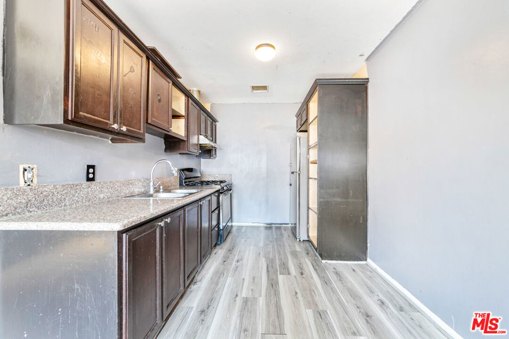20603 Budlong Avenue Property Photo 33