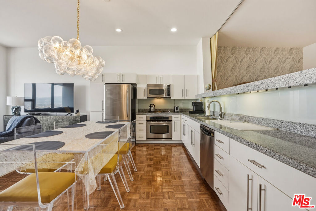 1100 Wilshire Boulevard 2604 Property Photo 12