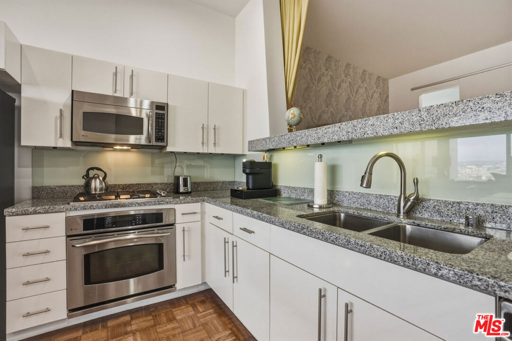 1100 Wilshire Boulevard 2604 Property Photo 13