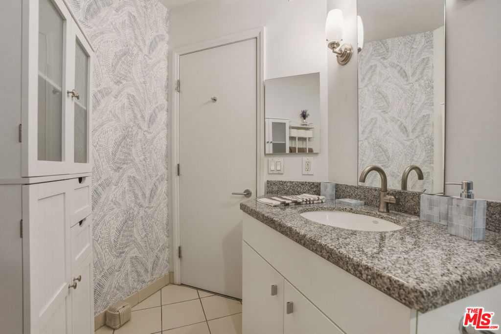 1100 Wilshire Boulevard 2604 Property Photo 28