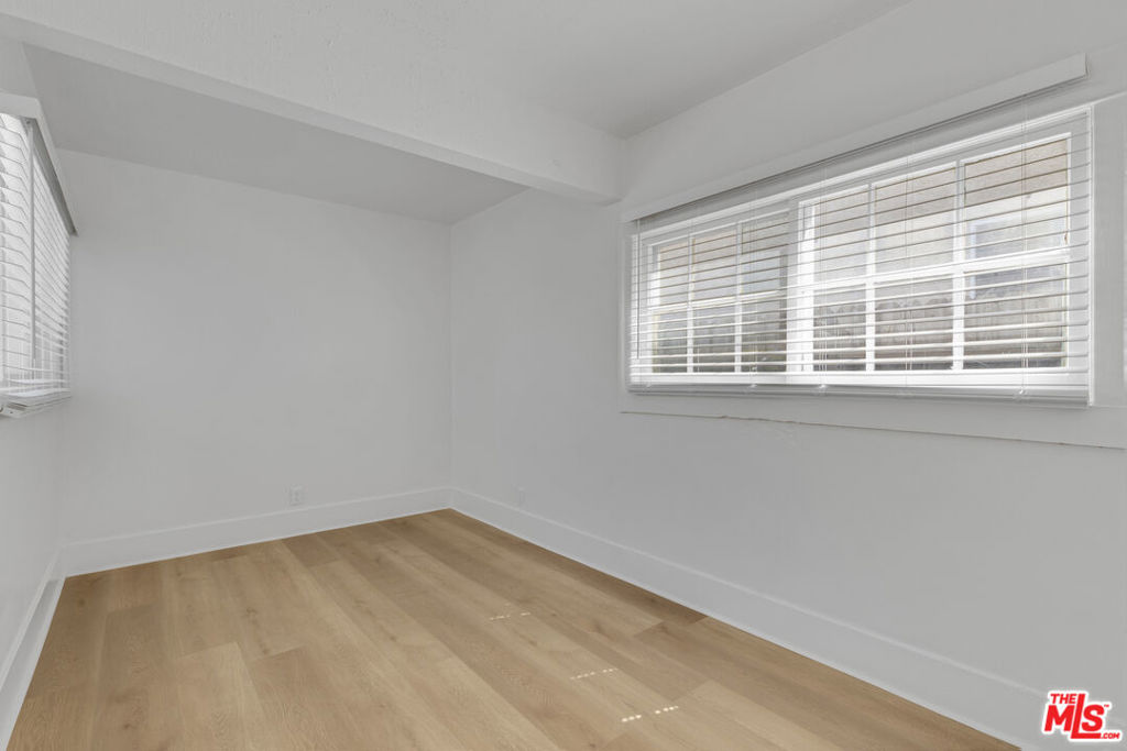 372 W 11th Street Property Photo 11