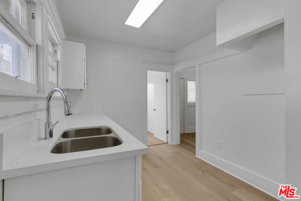 372 W 11th Street Property Photo 14