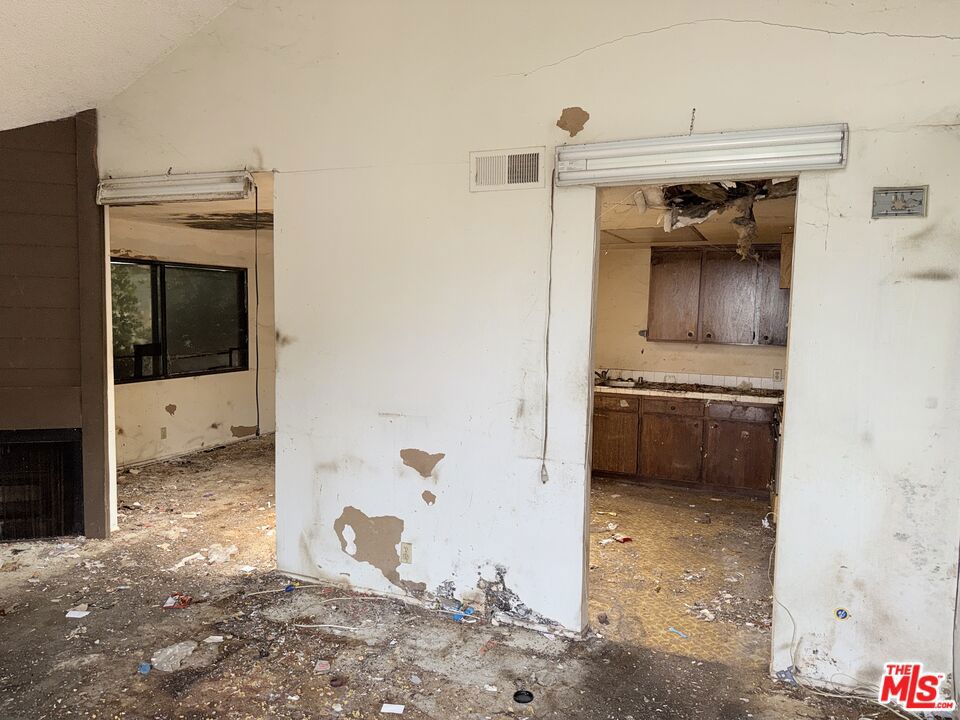 800 S Garfield Avenue Property Photo 6