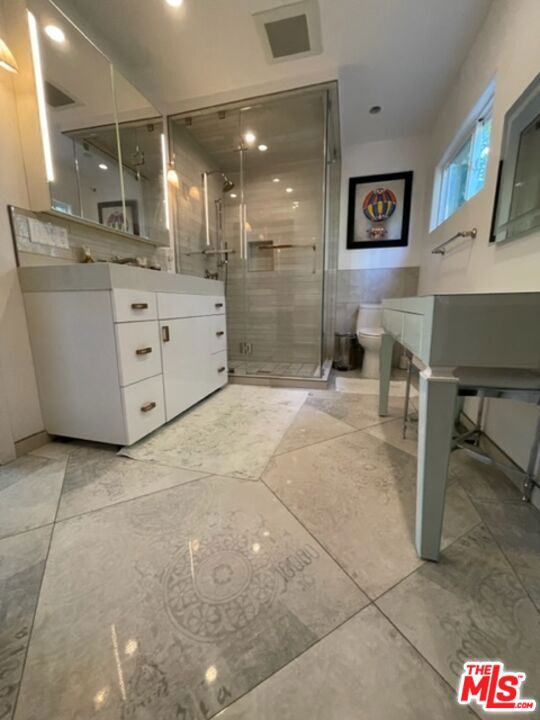 425 Sunridge Street Property Photo 8
