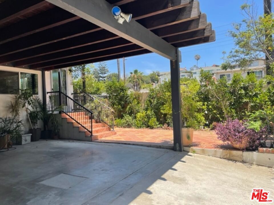 425 Sunridge Street Property Photo 25