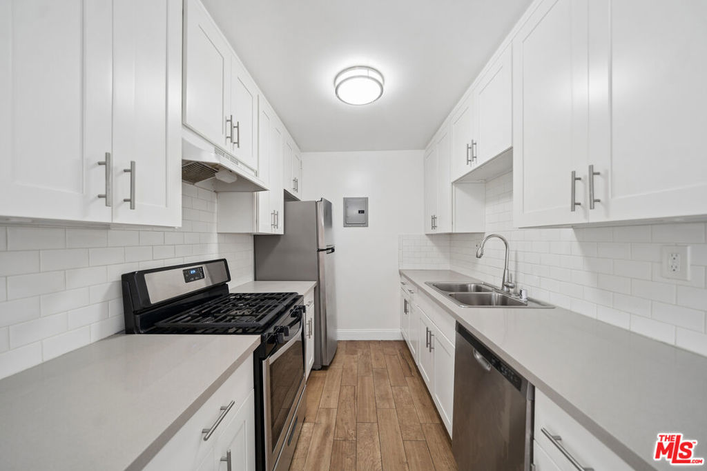 7209 Willoughby Avenue 5 Property Photo 4