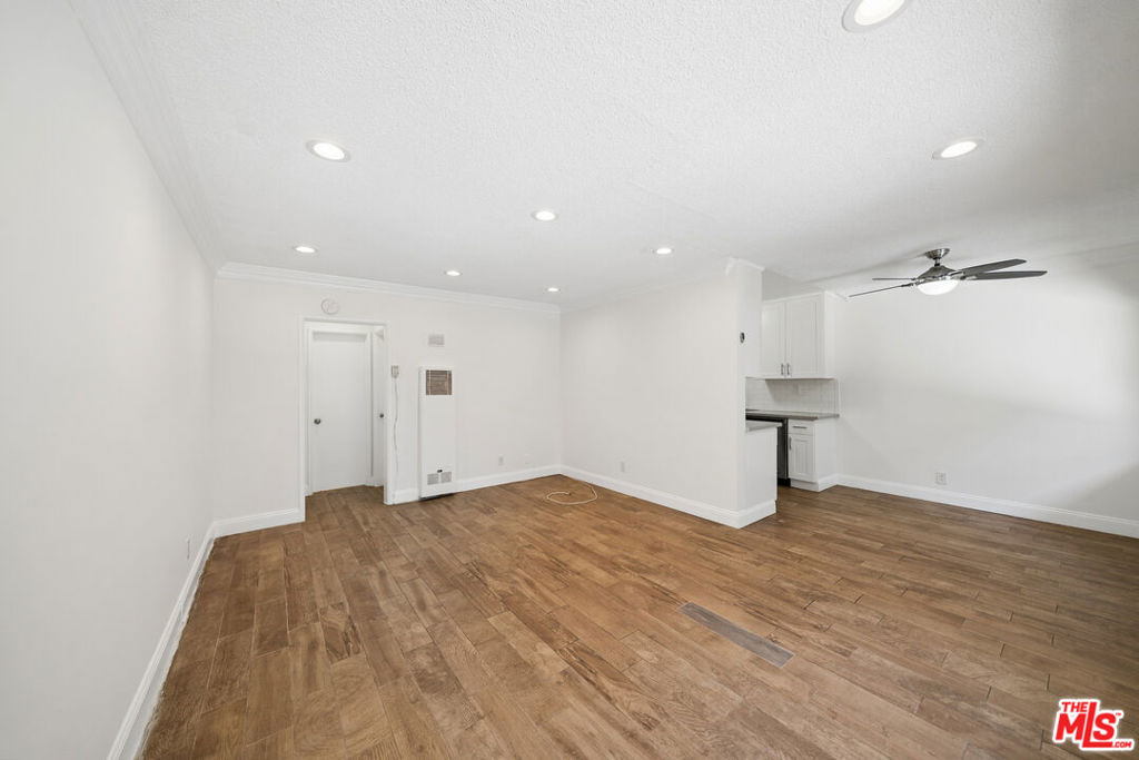 7209 Willoughby Avenue 5 Property Photo 6