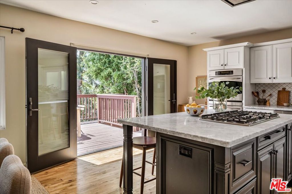5166 High Crest Avenue Property Photo 14