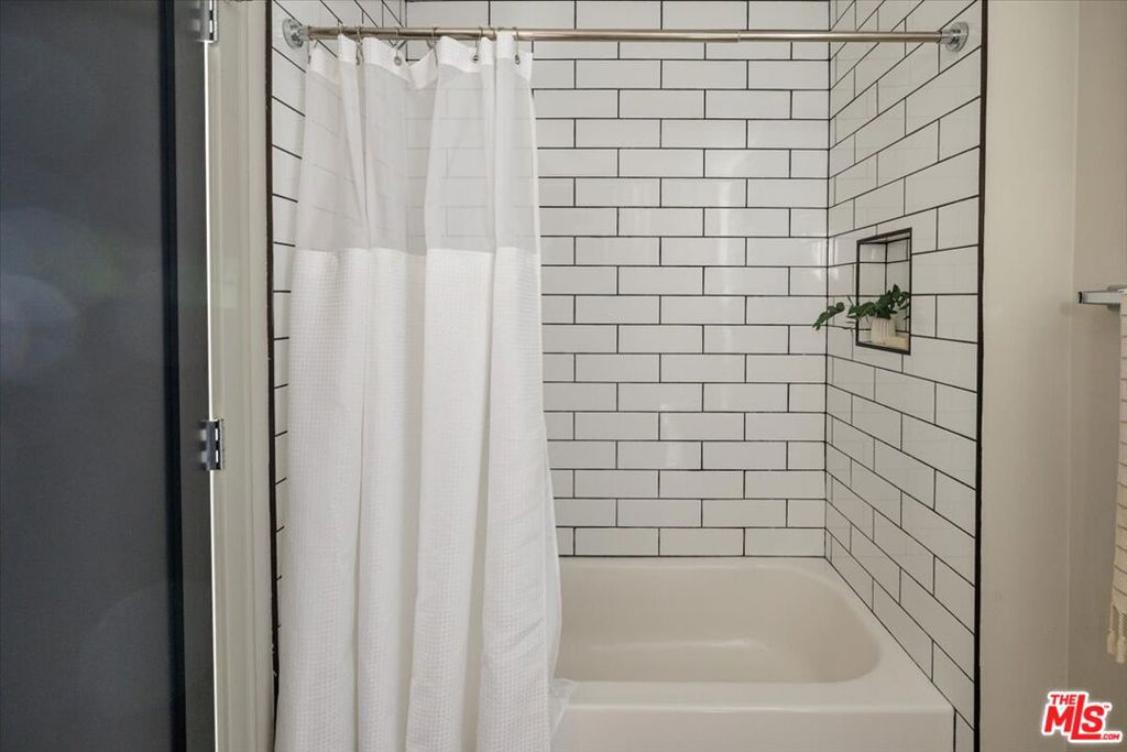 5166 High Crest Avenue Property Photo 44