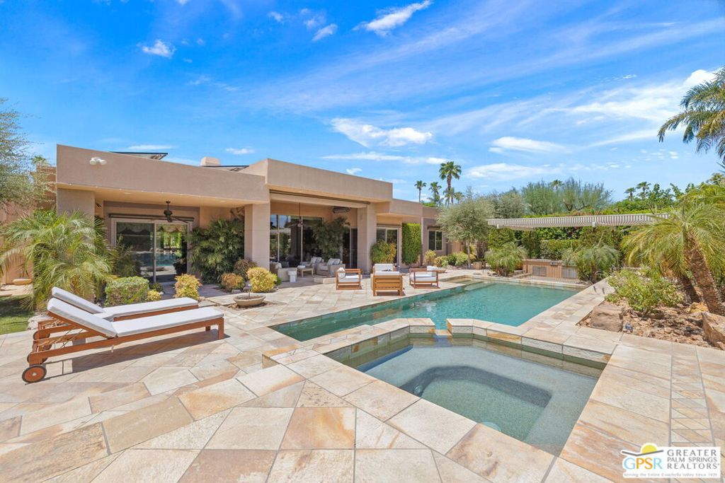 9 Silver Circle Property Photo 1