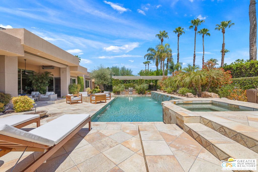 9 Silver Circle Property Photo 2