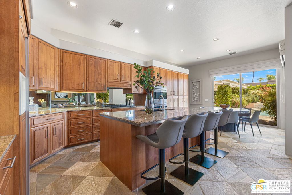 9 Silver Circle Property Photo 23